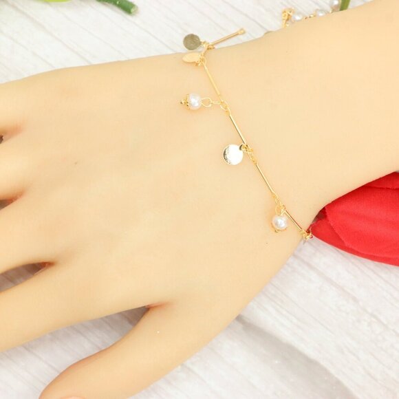 "Trendy Handmade Bracelet – A Thoughtful Gift for Girls & Women | UNVRC1113 - Picture 1 of 10